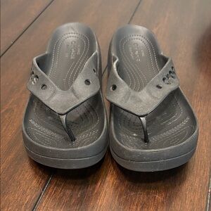 Crocs flip flops 8
